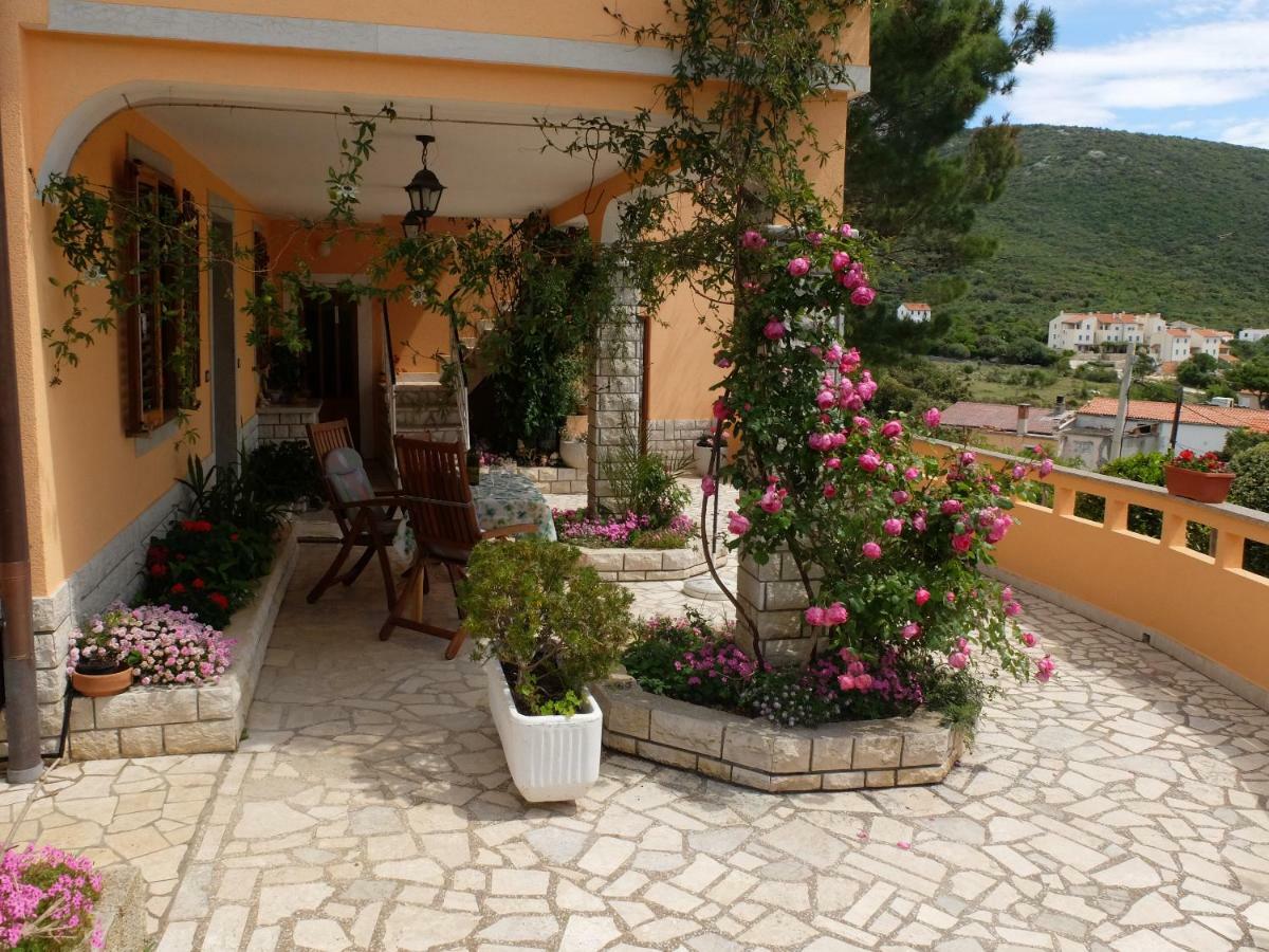 Apartmani Zorica Martinscica  Luaran gambar