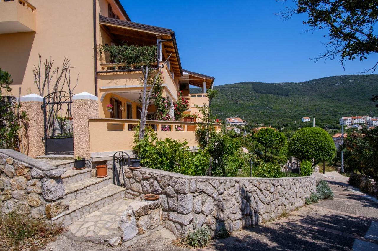 Apartmani Zorica Martinscica  Luaran gambar