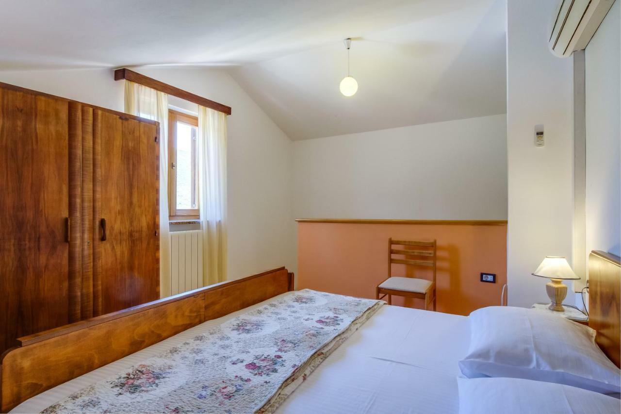 Apartmani Zorica Martinscica  Luaran gambar